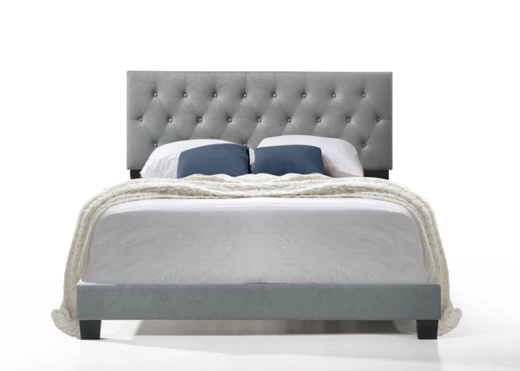 Tufted Bed with USB Power Connection E893078