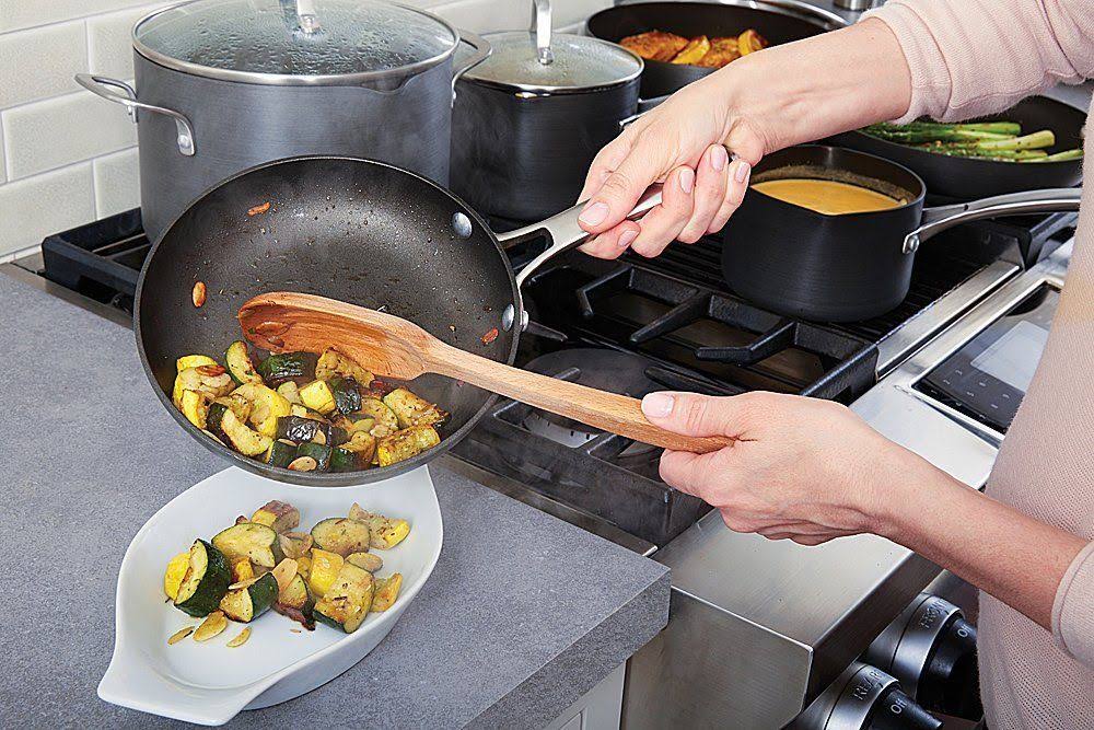 Nonstick 10-Inch Fry Pan with Cover H4892