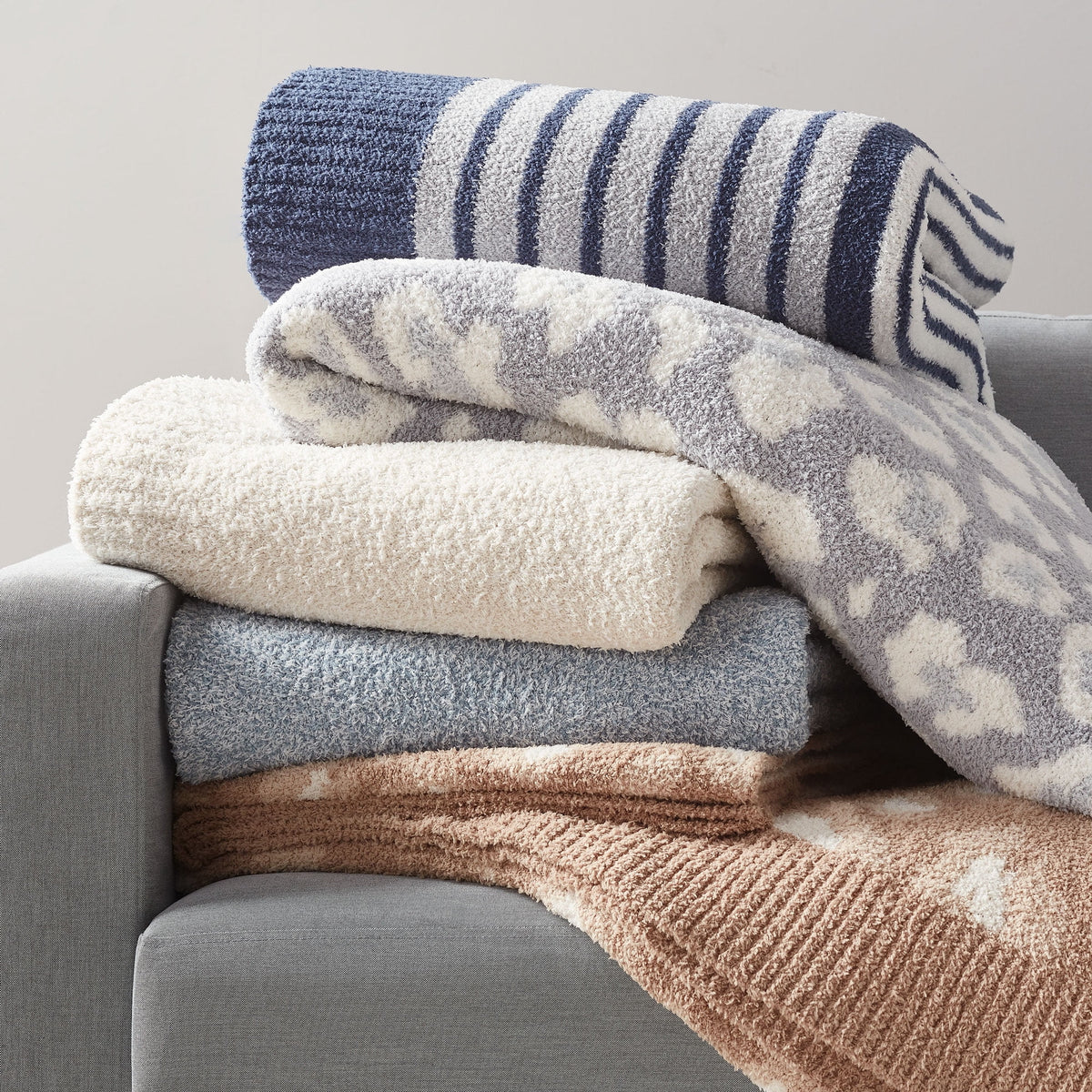 Blue Knit Throw F51601