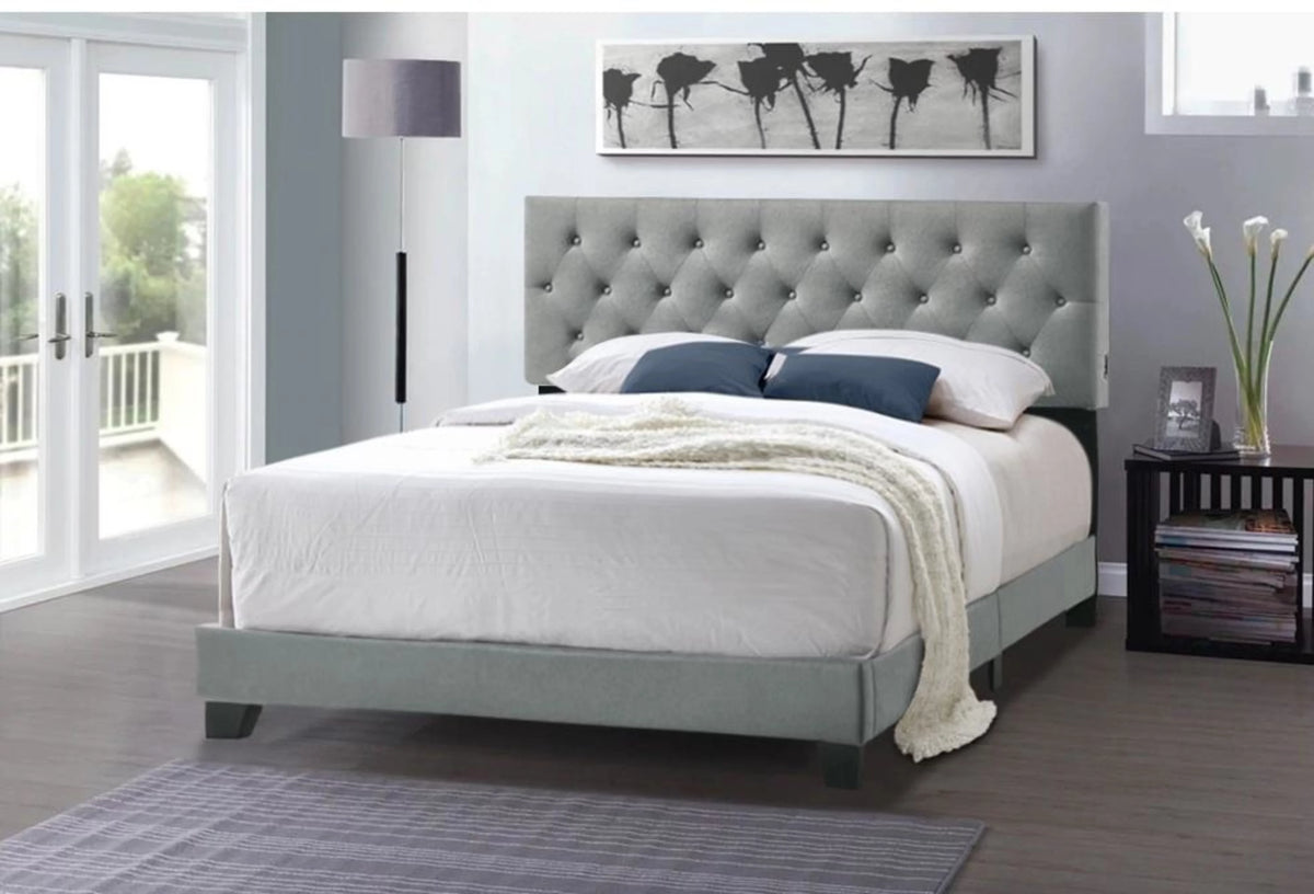 Tufted Bed with USB Power Connection E893078
