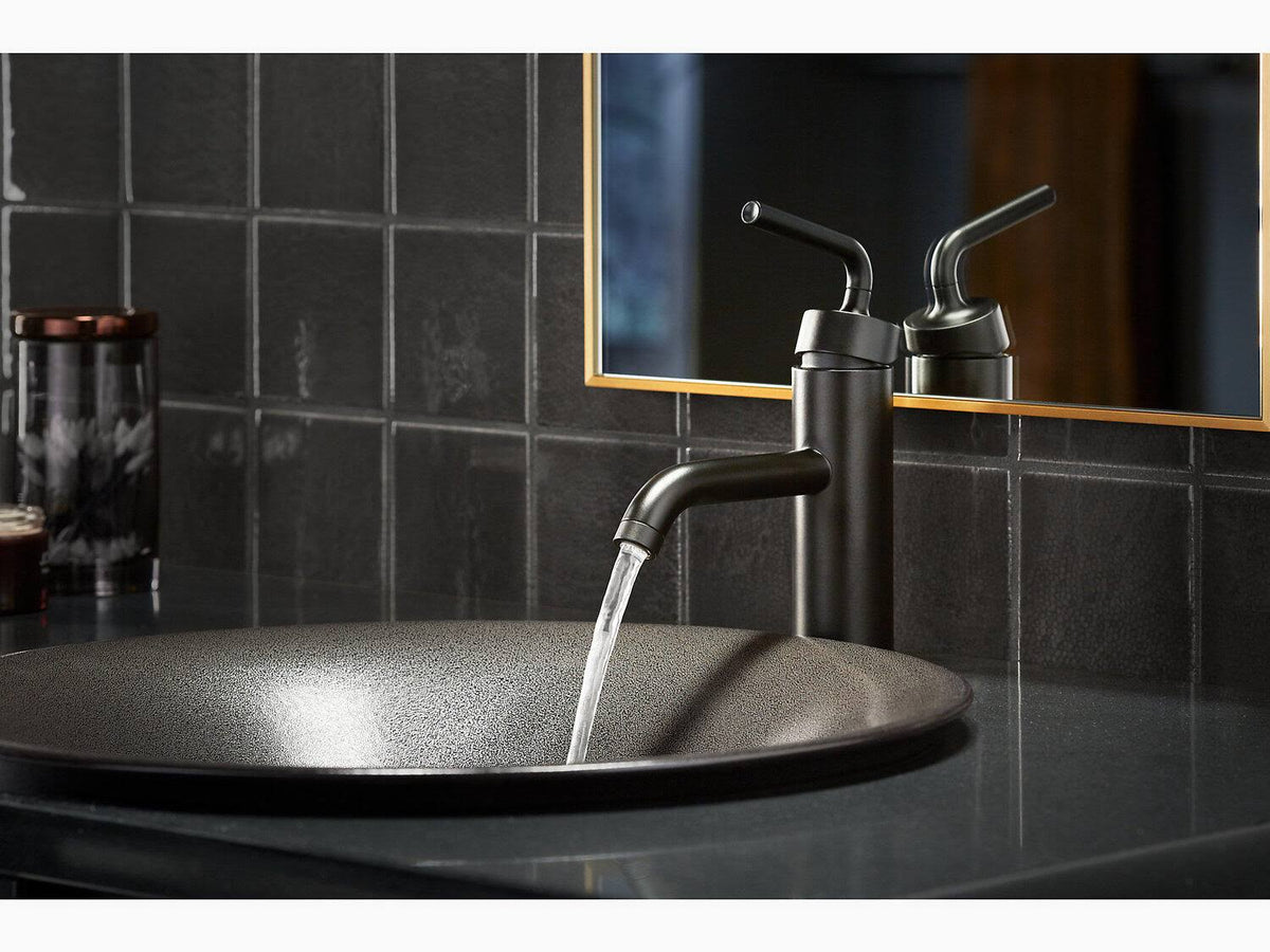 Single-Handle Bathroom Sink Faucet with Straight Lever Handle J13753